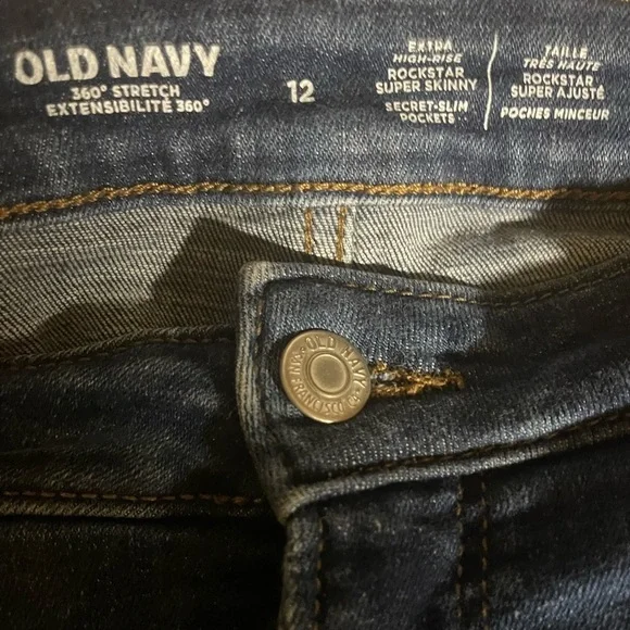 Old Navy Extra High Waisted Rockstar 360 Degree Stretch Super Skinny Jeans - Picture 5 of 5